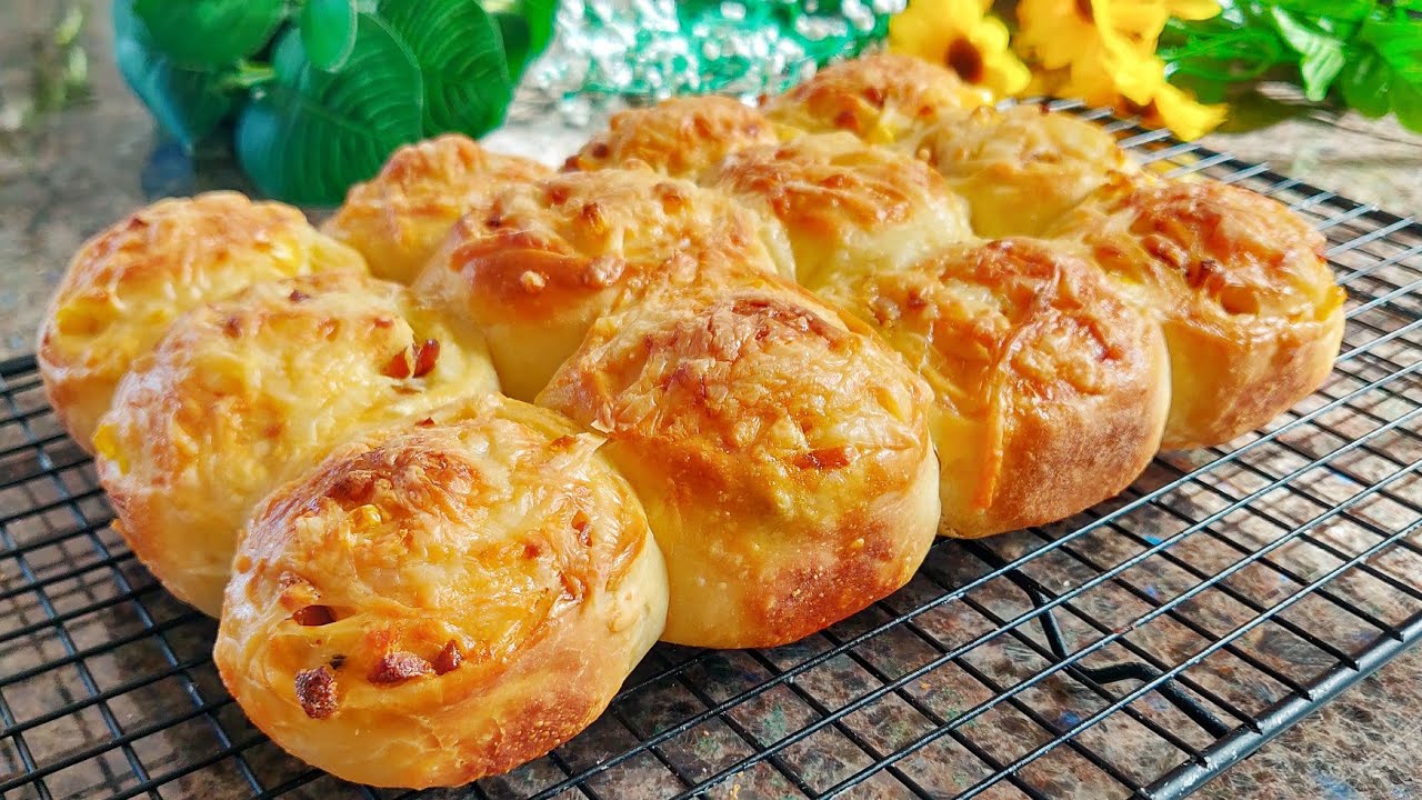 超简单！松软美味的咸口面包一口下去全是料，全家早餐最爱|Easy And Delicious Soft Salty Bread Recipe - Family Favorite!