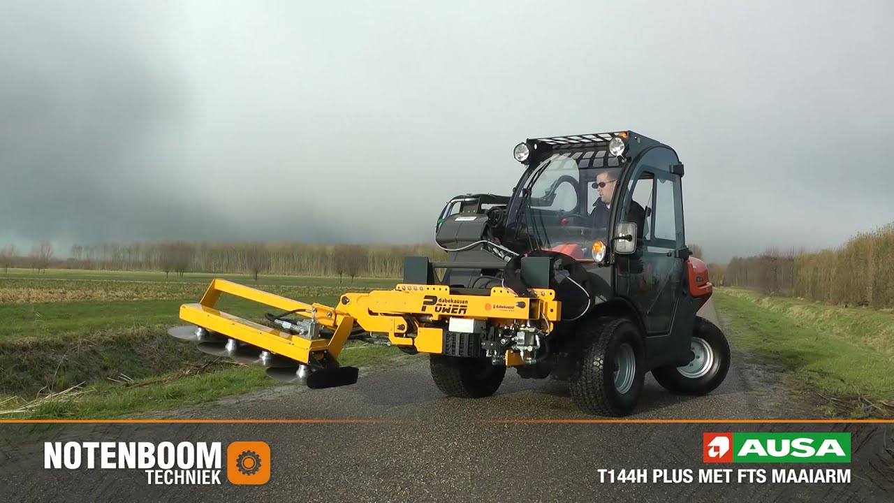 Ausa T144H plus met FTS maaiarm