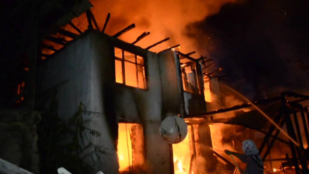 TOSYA KARA SAPACA K&Ouml;Y&Uuml;NDE YANGIN (www.tosyahaberler.com)