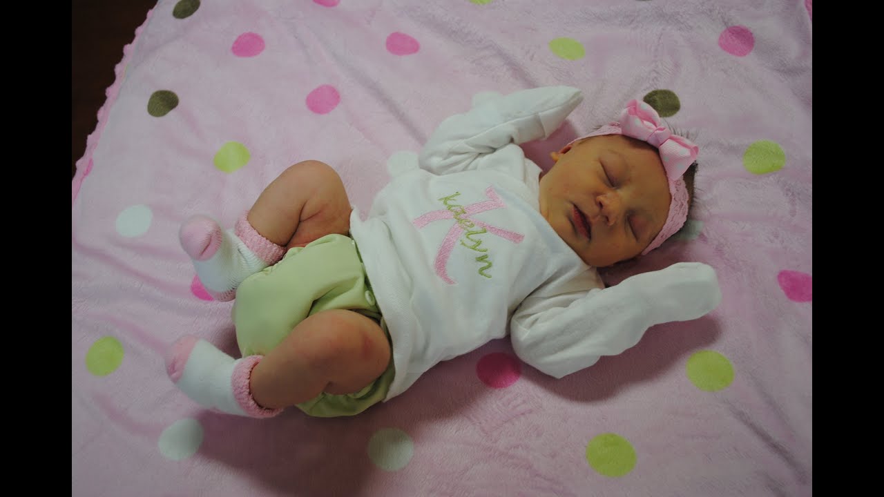 Cloth Diapering a Newborn (Images of fit included)