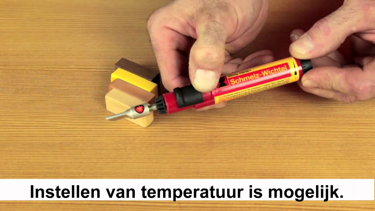 Reparatie van een schade aan een keukenfront met hardwas