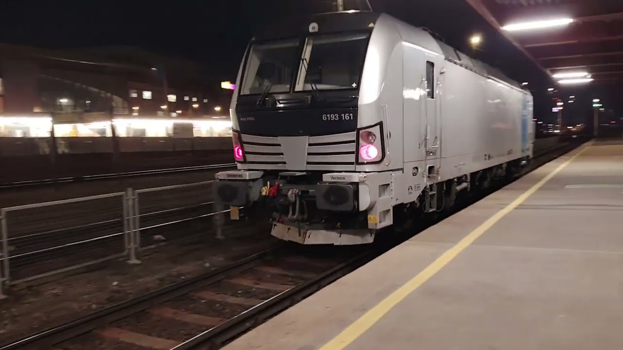 KÉSŐ ESTI VONATFORGALOM KÖKIN ÉRDEKES JÁRATOKKAL