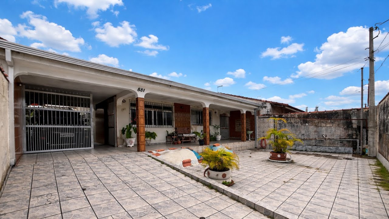 3 casas em uma bem perto do centro e da praia de Peruíbe todos os detalhes e valor direto no vídeo