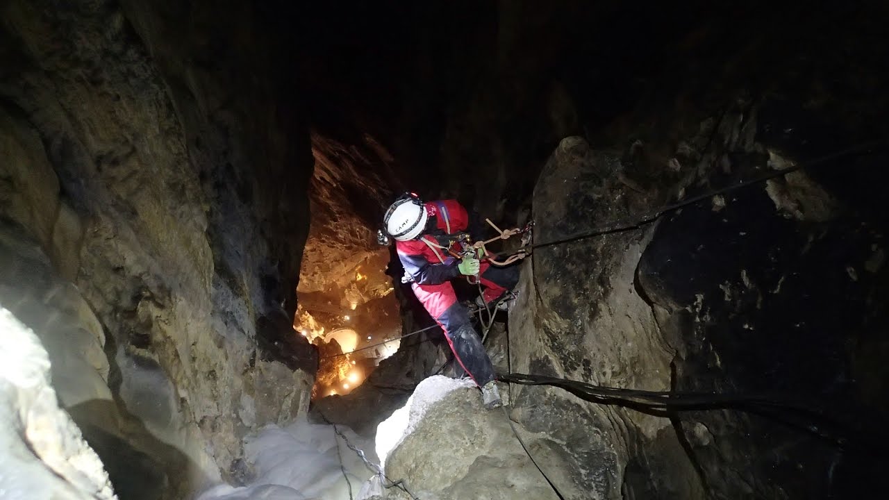 Grotte di Frasassi, 4) discesa dell'Abisso Ancona