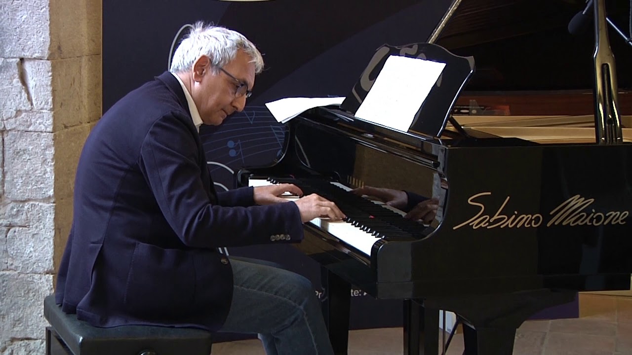 OMAGGIO A PINO DANIELE-Gianluca Podio,piano solo