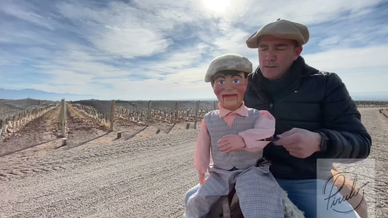 Pirulo y Mauro haciendo una visita guiada por el señor Pirulo jajaja