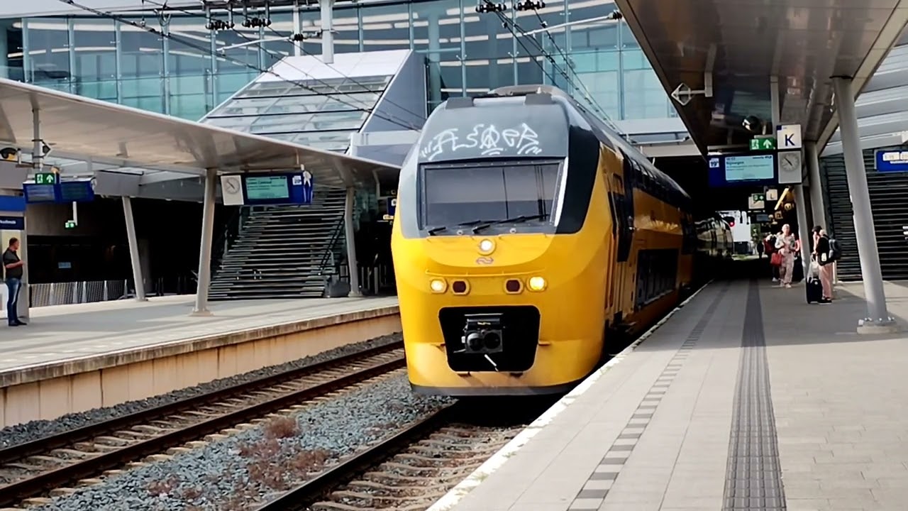VIRM-Treinen complicaties op station Utrecht Centraal