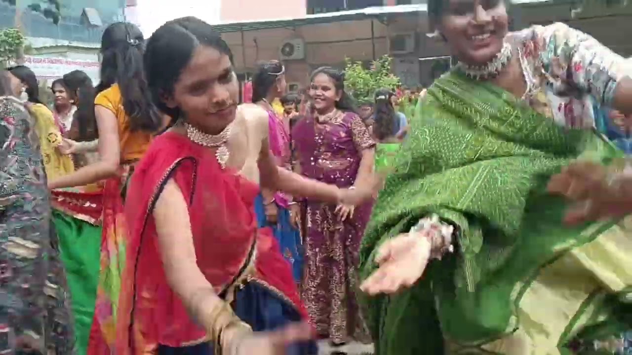 s.m hindi schoolnavratri garba #ahmedabad #gujarat #garba #garasong #viralvideo #newsong #newvideo #
