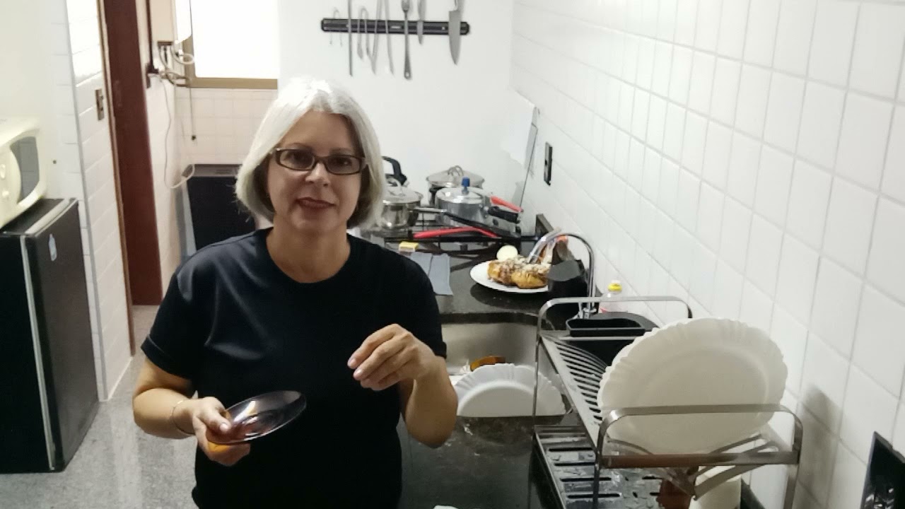 Franguinho assado de rua com manteiga e queijo parmesão