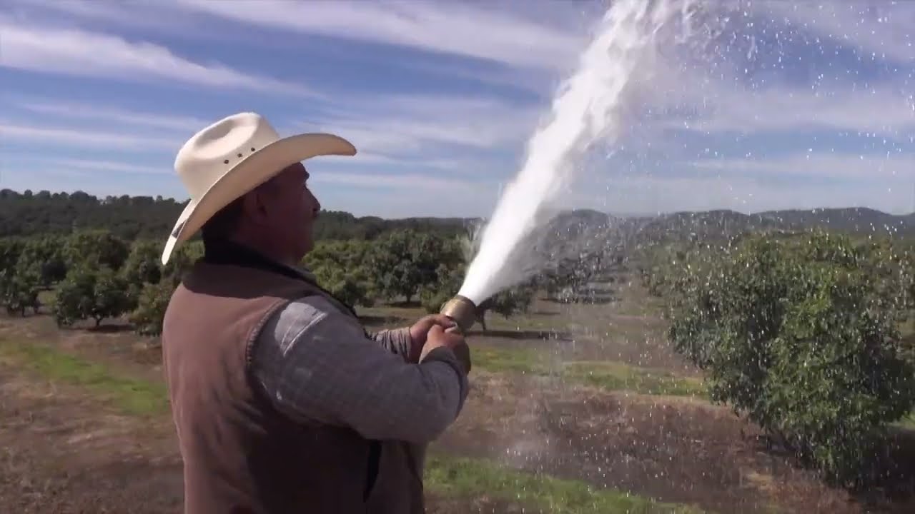 BOMBEO DE AGUA POR MEDIO DE ENERGIA SOLAR 