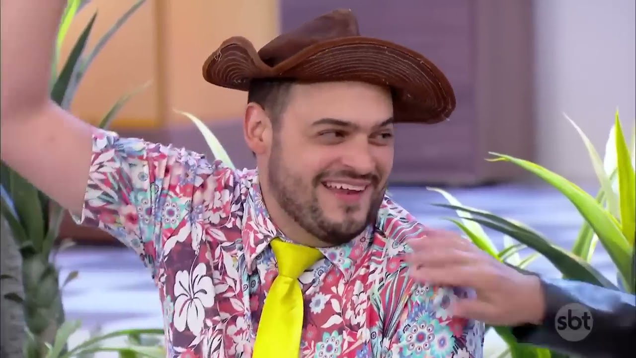 Matheus Ceará diz que Carlos Alberto é seu melhor amigo | A Praça É Nossa (15/06/17)