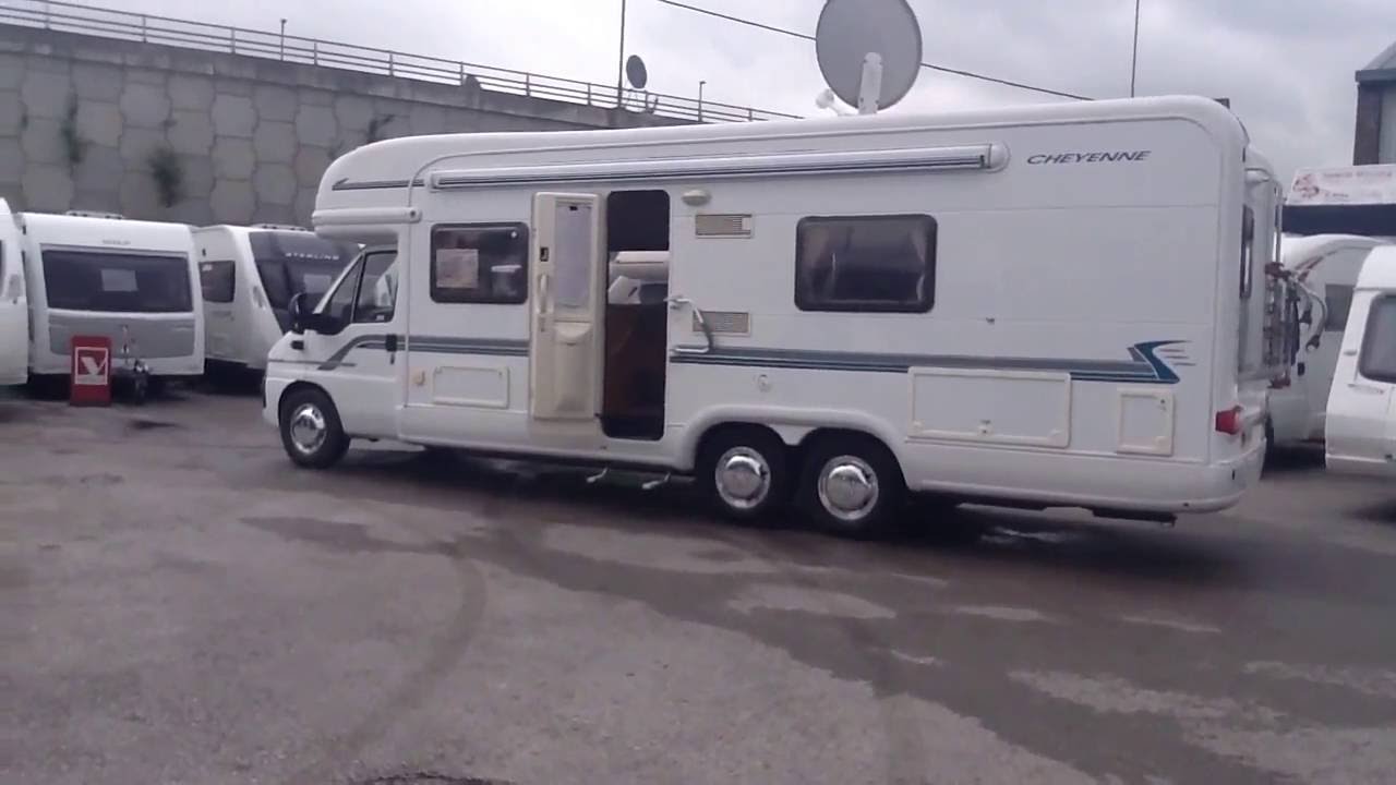 Autotrail Cheyenne 840 SE 2007 twin rear single beds with a rear washroom.4 berth Motorhome