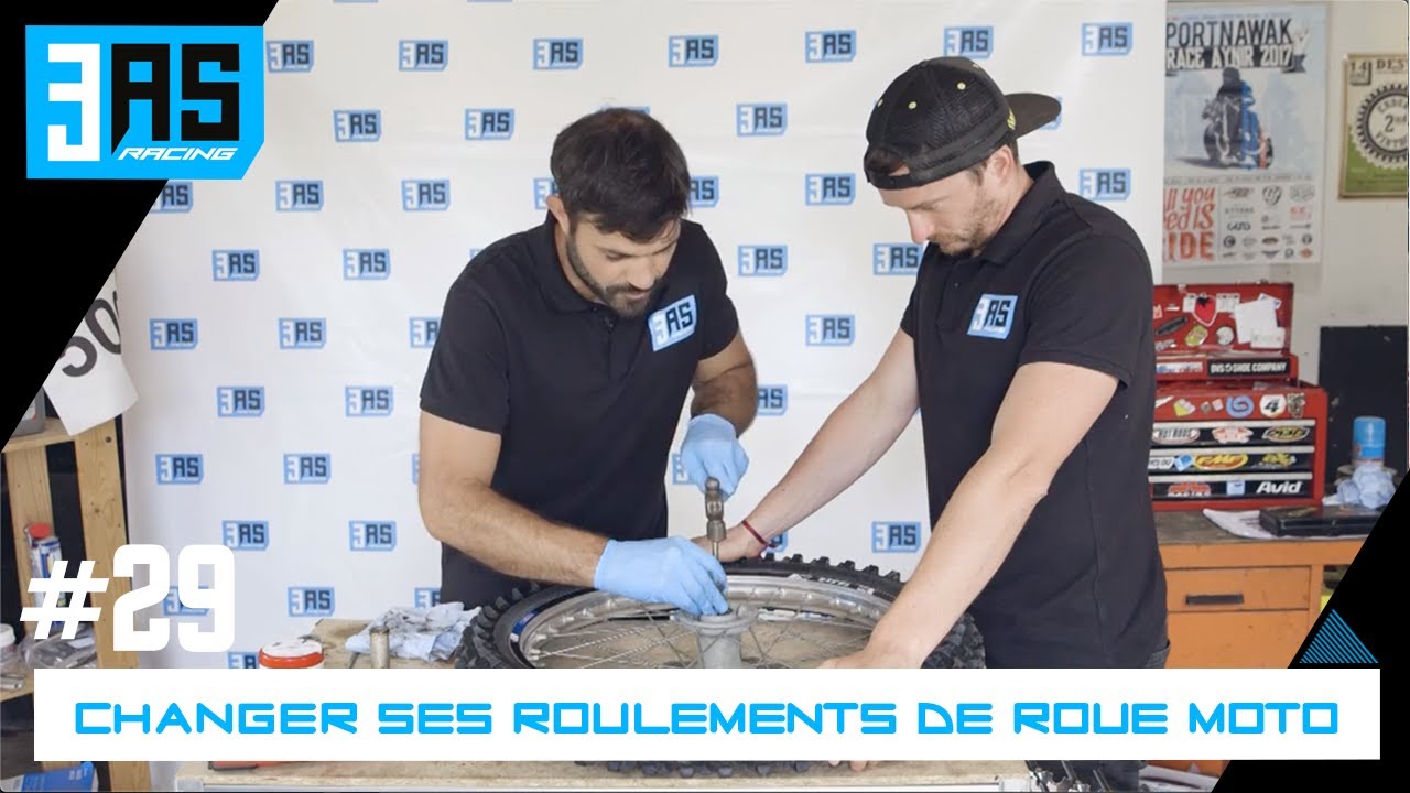 Changer ses roulements de roue moto - Tuto Moto #29