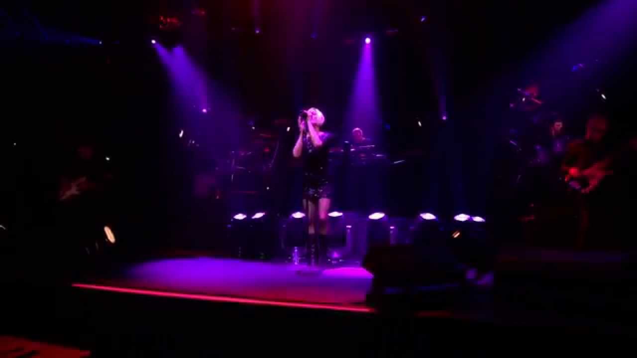 Schiller mit Meredith Call - The Silence Live 2013