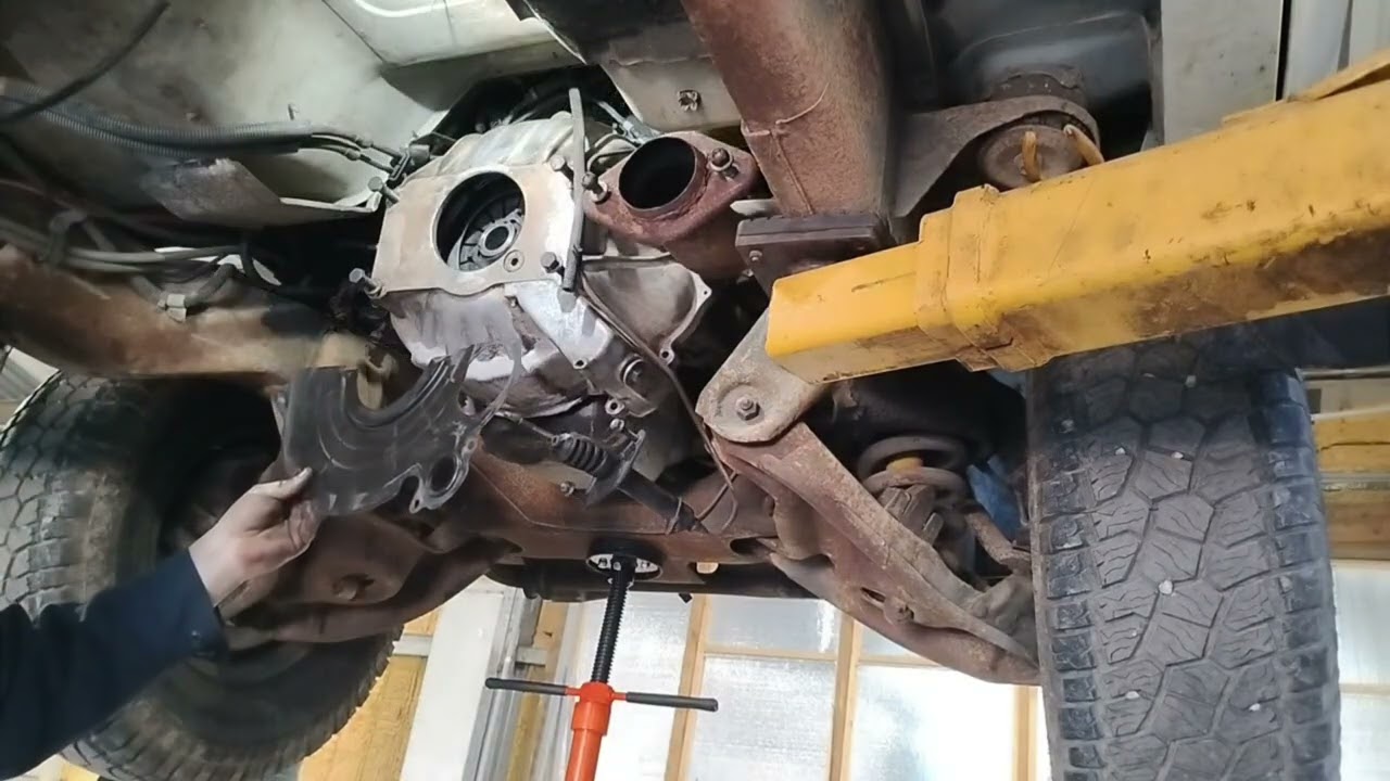 Установка заднего сальника коленвала/трансмиссии на двигатель 6.5 Detroit Turbodiesel Chevrolet 1...