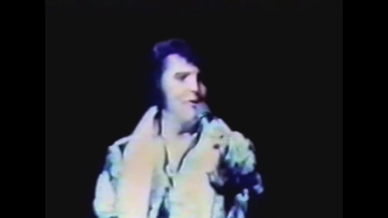 8mm Elvis Presley Footage — Live in Chicago 1972 (Fan Shot)