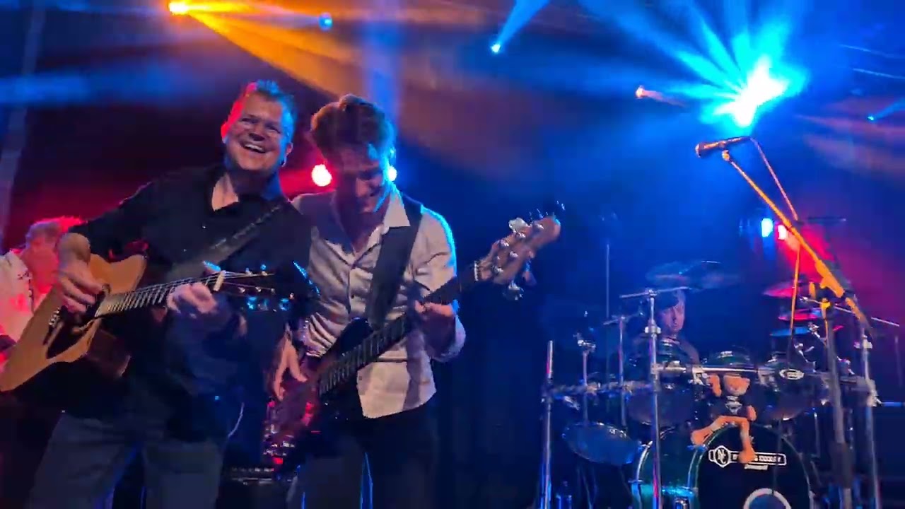 Tribute To The Cats Band / What a grazy life/ sure he's a cat en what is the world coming to