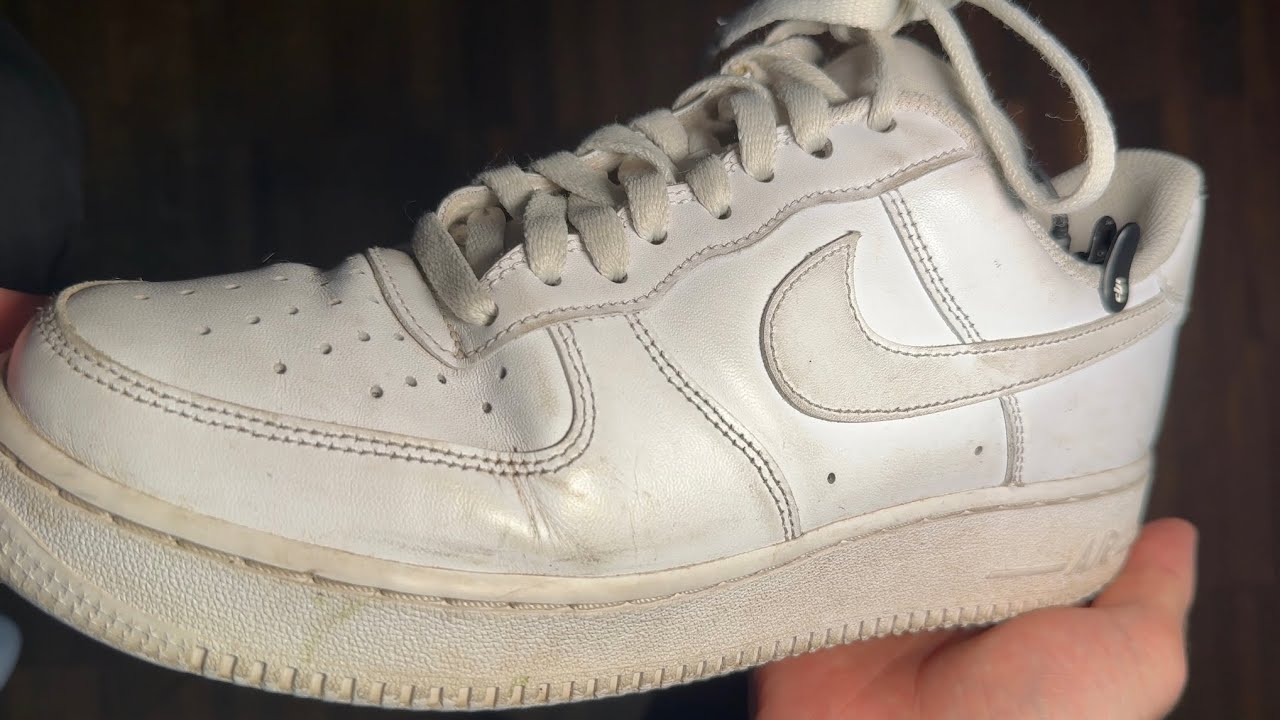 ASMR old Air Force 1 tapping, scratching sneaker ASMR
