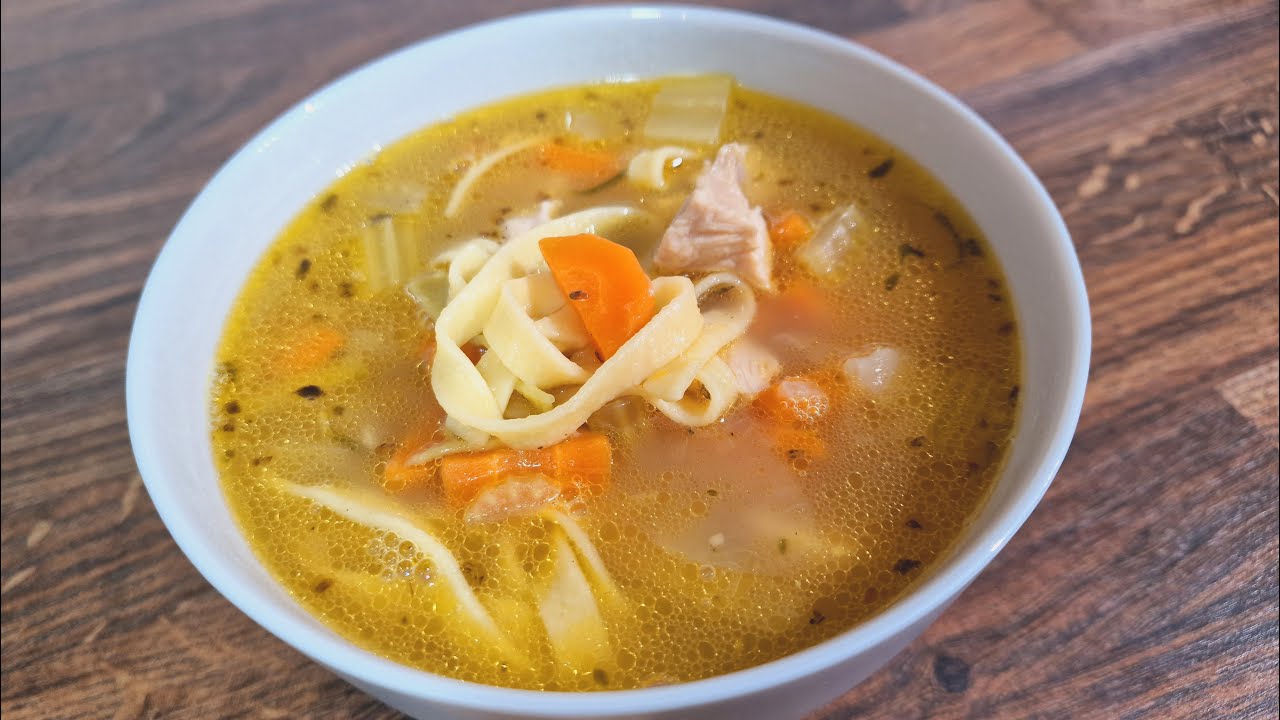 Еще один рецепт от моей бабушки! Супер вкусный и полезный куриный суп с сельдереем!