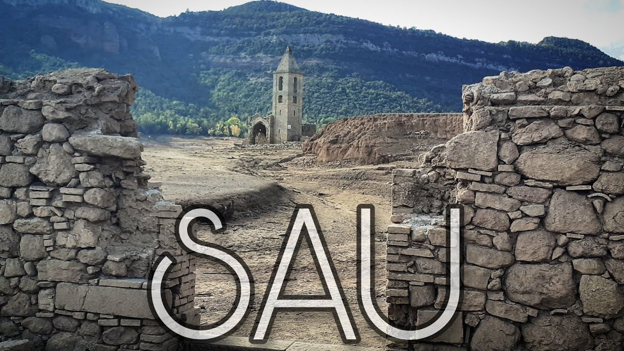 La iglesia de Sant Romà de Sau al descubierto por falta de agua.