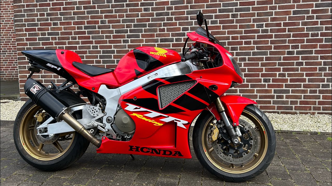 Iconic Honda VTR 1000 SP1 RC51 - IXIL Shorty - Walkaround, Cold Start and Sound