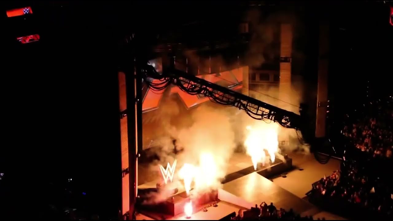 WWE RAW 2016 Pyro