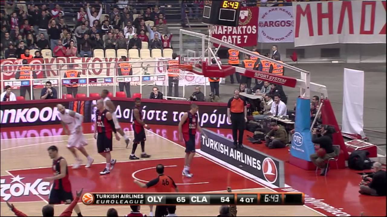 Dunk of the Night: Kyle Hines, Olympiacos Piraeus