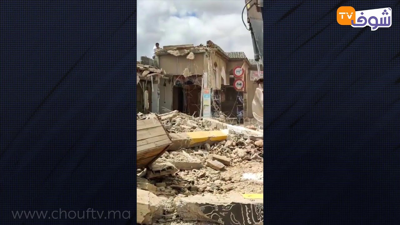 الطراكس بسيدي مومن يصل لمارشي لكرون والقايد واقف على شغلوا و كيهدم المحلات التجارية