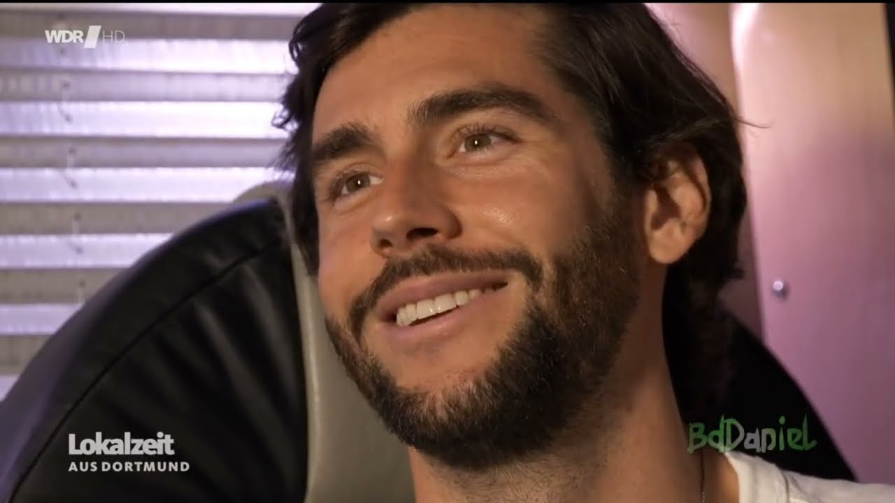 Internationaler Star Alvaro Soler beim Zeltfestival Ruhr 2023