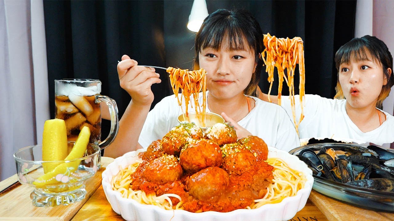 Meatball Spaghetti + Mussel Mariniere eating show/mukbang 미트볼 스파게티랑 홍합탕 먹방