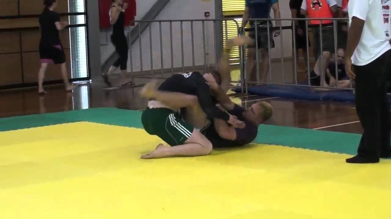 Aaron Squires vs Henry Walpole