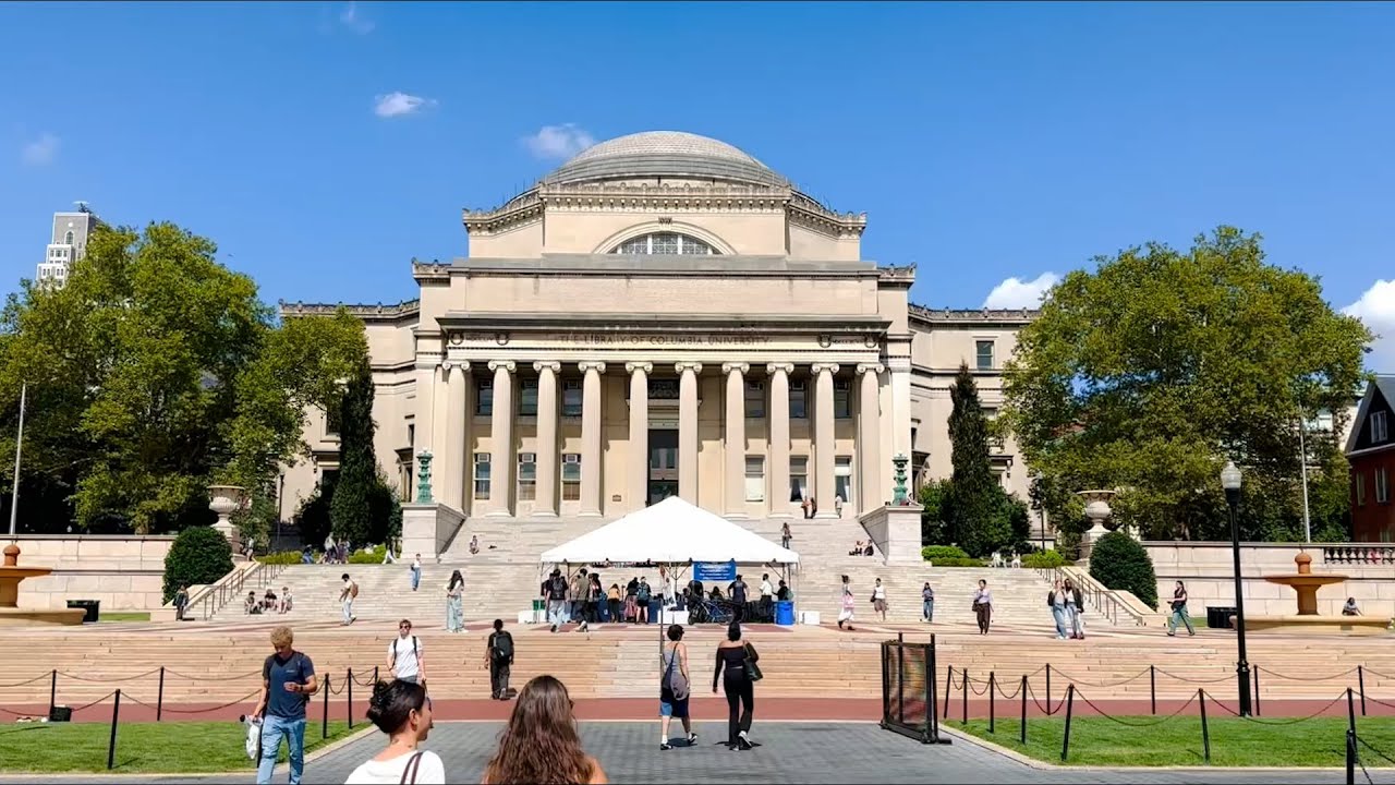 【千载回眸】美国哥伦比亚大学“法轮大法学社”应邀参加秋季开学日活动  | 法輪大法在長春