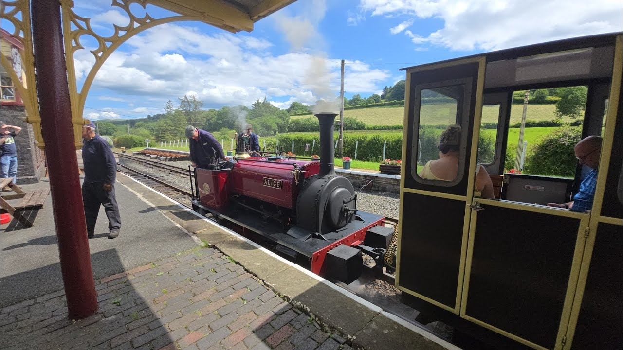 Alice the Little Welsh Engine departs Llanuwchllyn Station