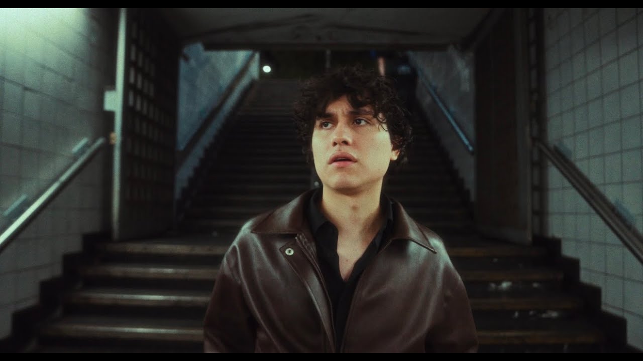 Chris glaz - Sin ti no llego a Enero (Video Oficial)