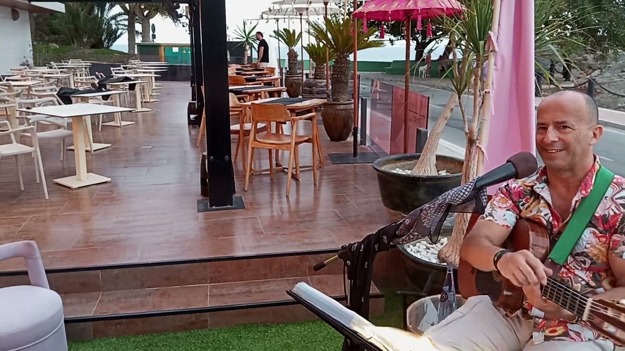 En concierto🎸🎤♥️ ...guitarra fácil con Método TAMAYO 🎸