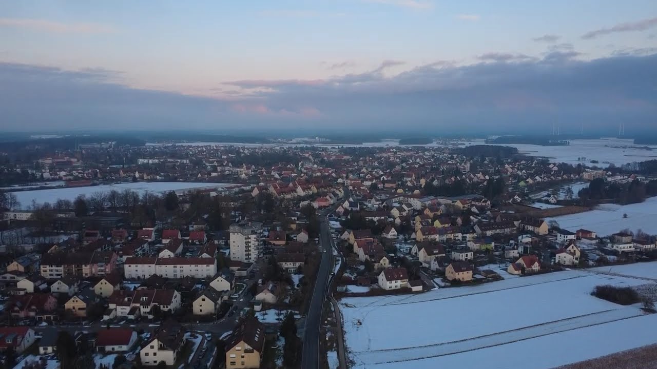 Neuendettelsau von oben: Spektakul&auml;re Drohnenaufnahmen (4K)
