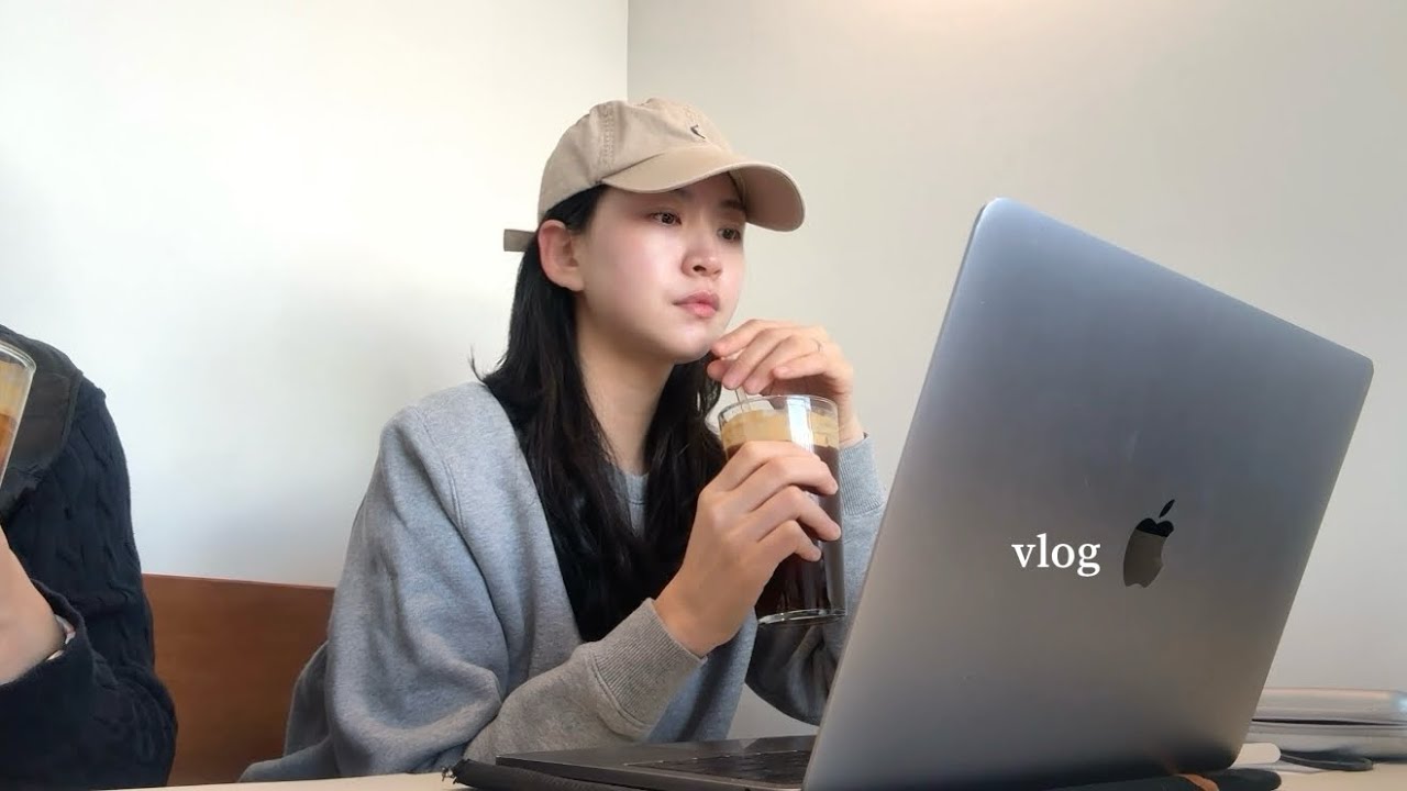VLOG 외국계 직장인 브이로그 | 한국어보다 영어를 더 쓰는 요즘 | 공복 유산소 사이클 | 브런치카페에서 2026 예산짜는 부부 | 야식파티 | 골뱅이 양념치킨 컵누들짬뽕맛🙄