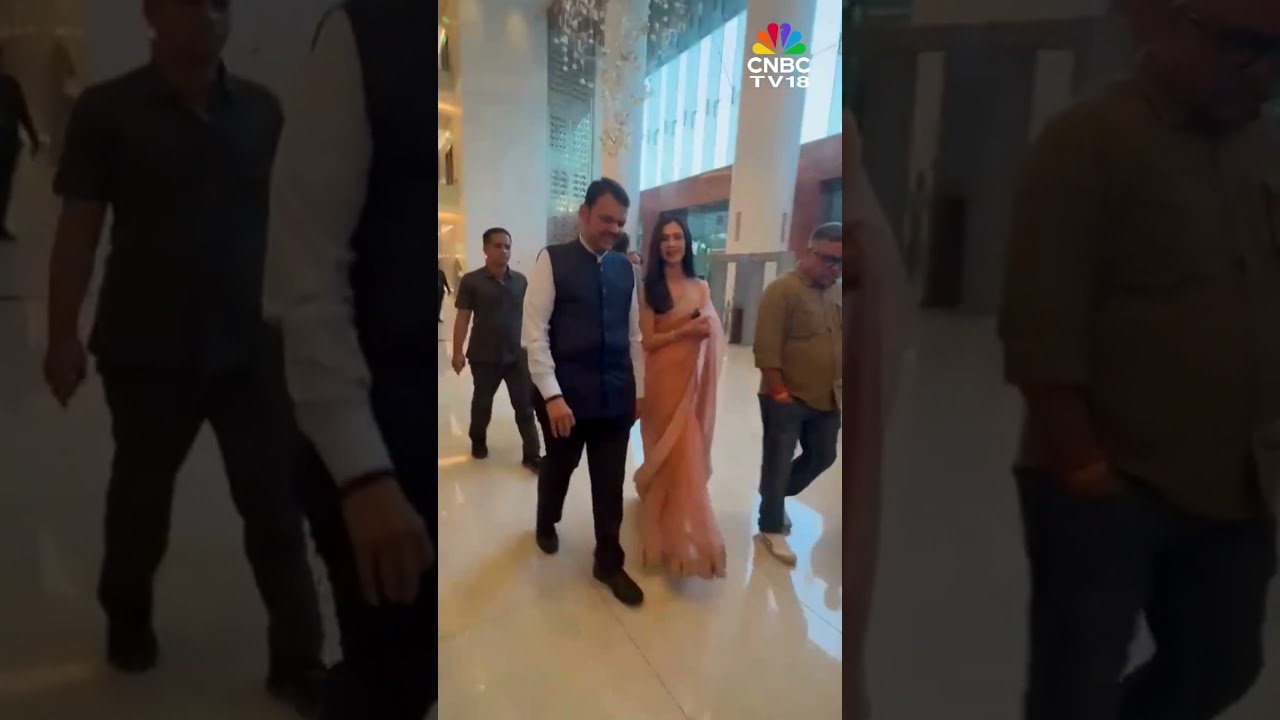 Maharashtra Chief Minister Devendra Fadnavis arrives at the Global Leadership Summit | CNBCTV18GLS
