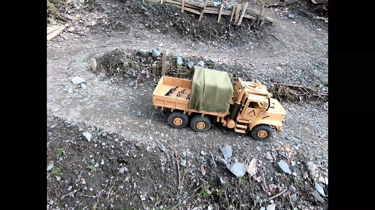 RC . Stöffel . Crawler :  Spazierfahrt  Mit dem TC6 ( OSHKOSH )  von . Cross RC/  Lili- Modellbau