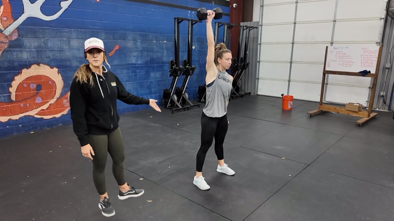 Как профессионально тренировать рывок гантелей (живая демонстрация)