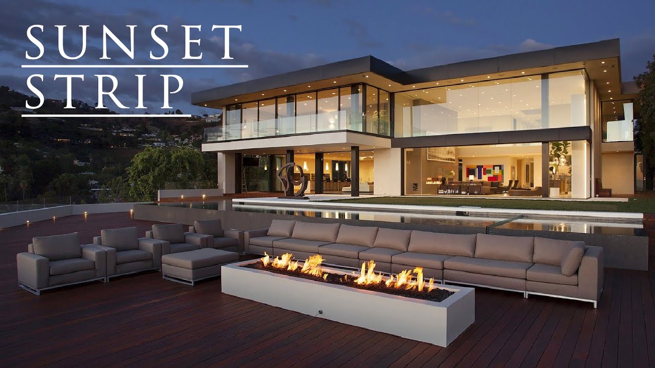 Luxury villa with swimming pool and stunning city views. Los Angeles