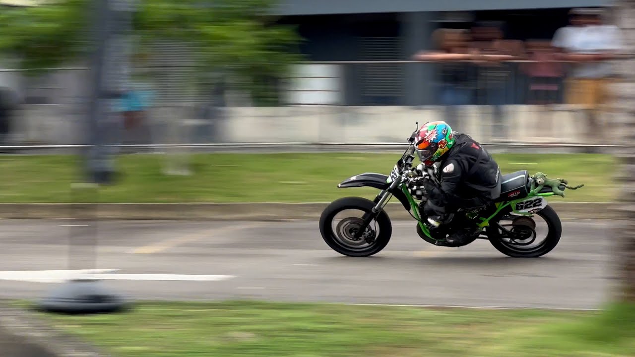 Yamaha DT 175 Muestra su Poder y Potencia en Pista! 🔥🚀