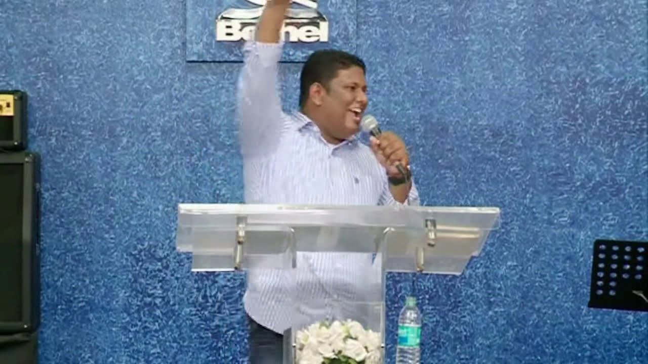 PADUME NJAN AVAN NALLAVANE- CHRISTIAN WORSHIP BY Br. CHIKKU @ REVIVAL YOUTH MEETING BETHEL AG