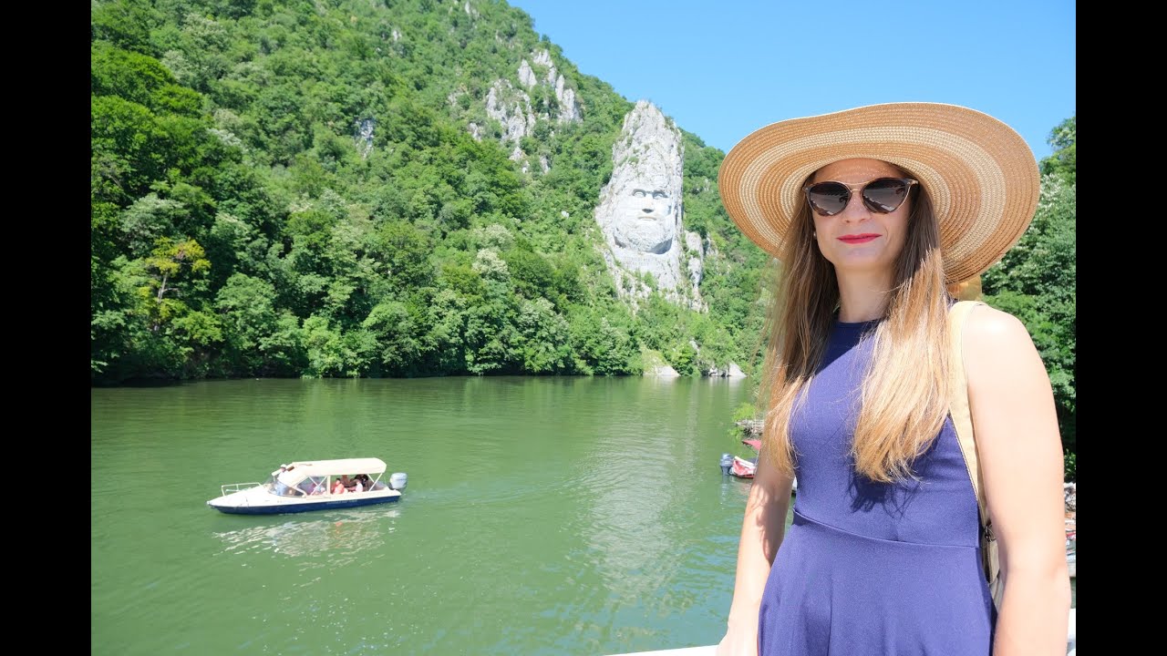 Pe DUNARE în Plimbare La Chipul lui Decebal in Golful Mraconia