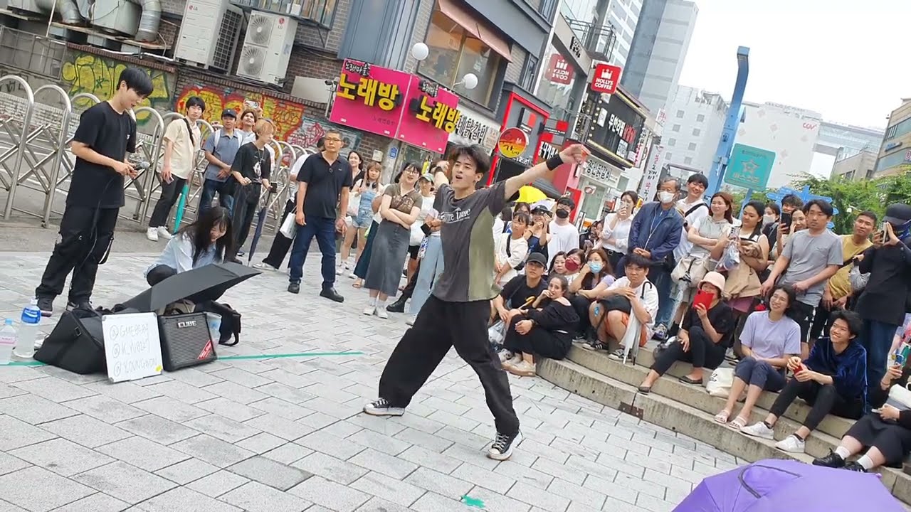 [STREET ARTIST] YU KAGAWA, HYOJIN & YOUNGWON. INTERACTIVE HONGDAE BUSKING. 230715.