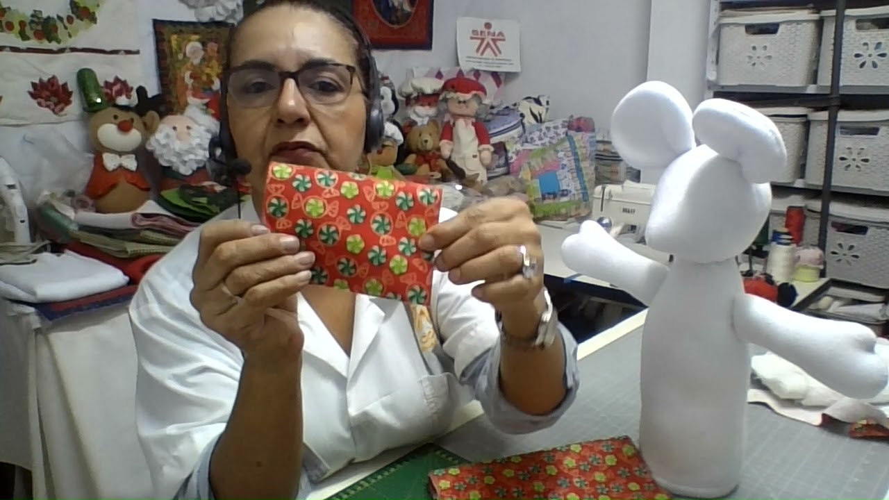 ELABORACION DE MANUALIDADE NAVIDEÑAS. Ratona Navideña Parte 3