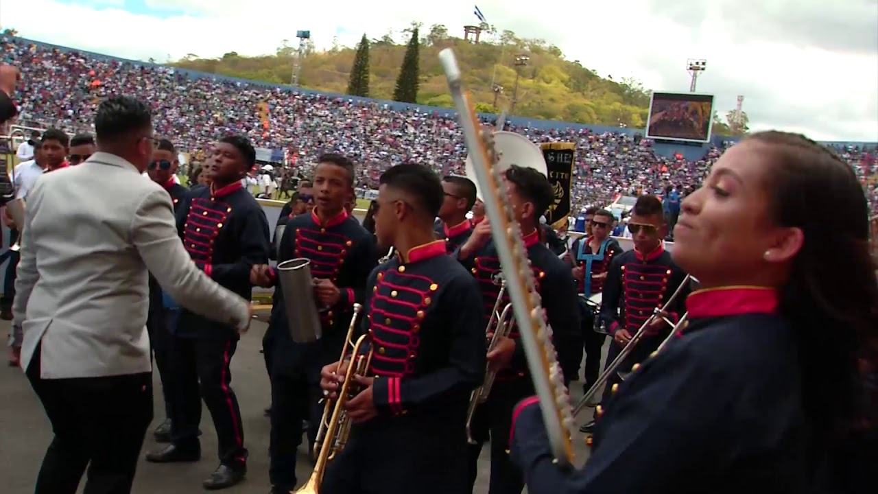 tomas de los desfiles  y del presidente en el estadio Parte3 15 sept 2019