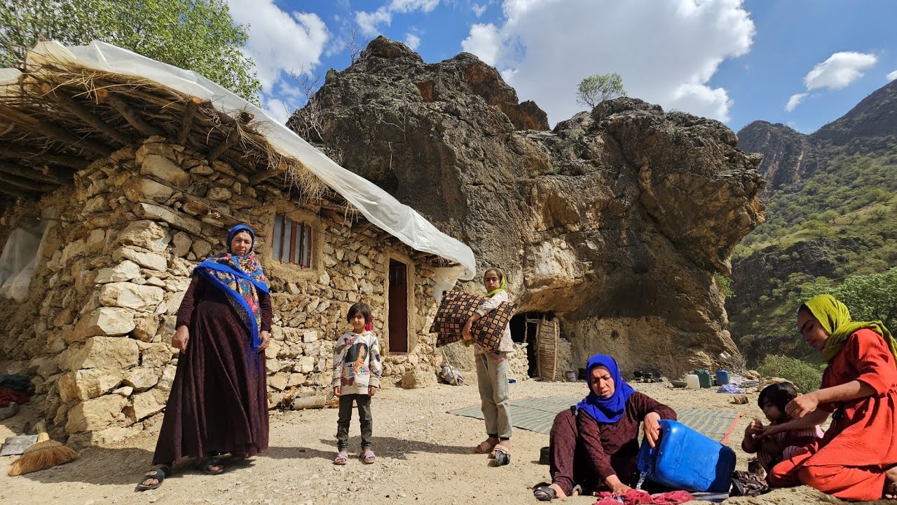 Nomadic family: daily life of Iranian nomads