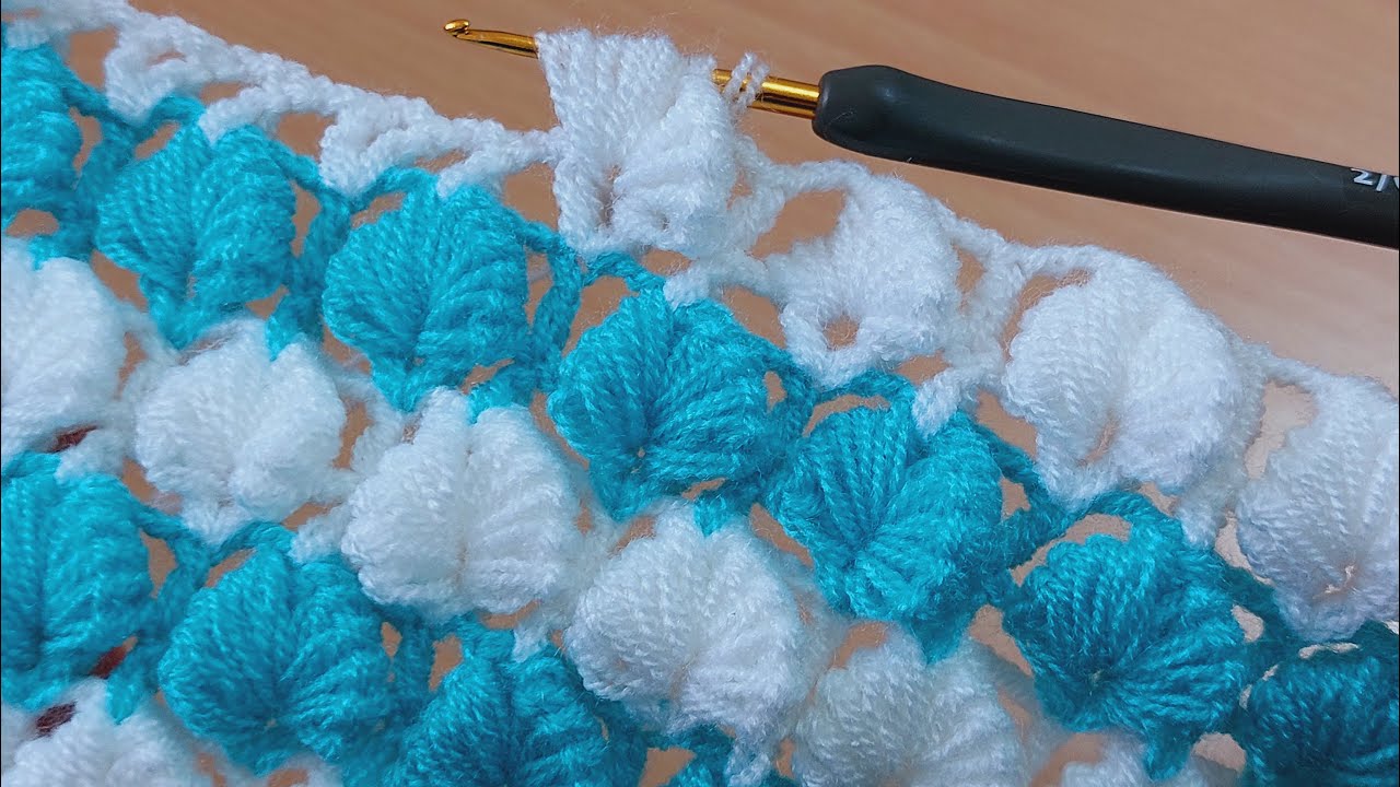 soft two-color different knitting pattern ~tığ işi bebek battaniye modeli