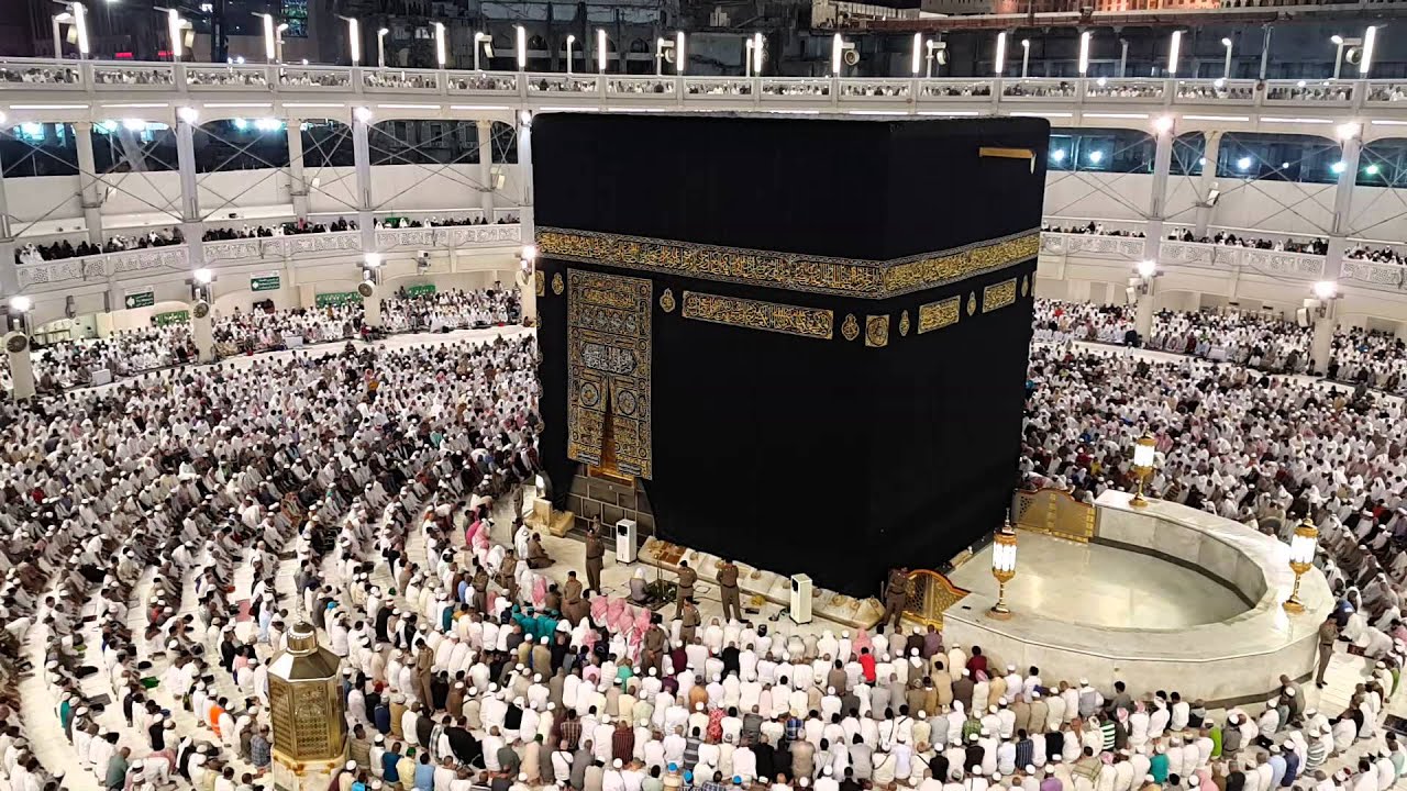 Suasana sholat Isya di Masjidil Haram